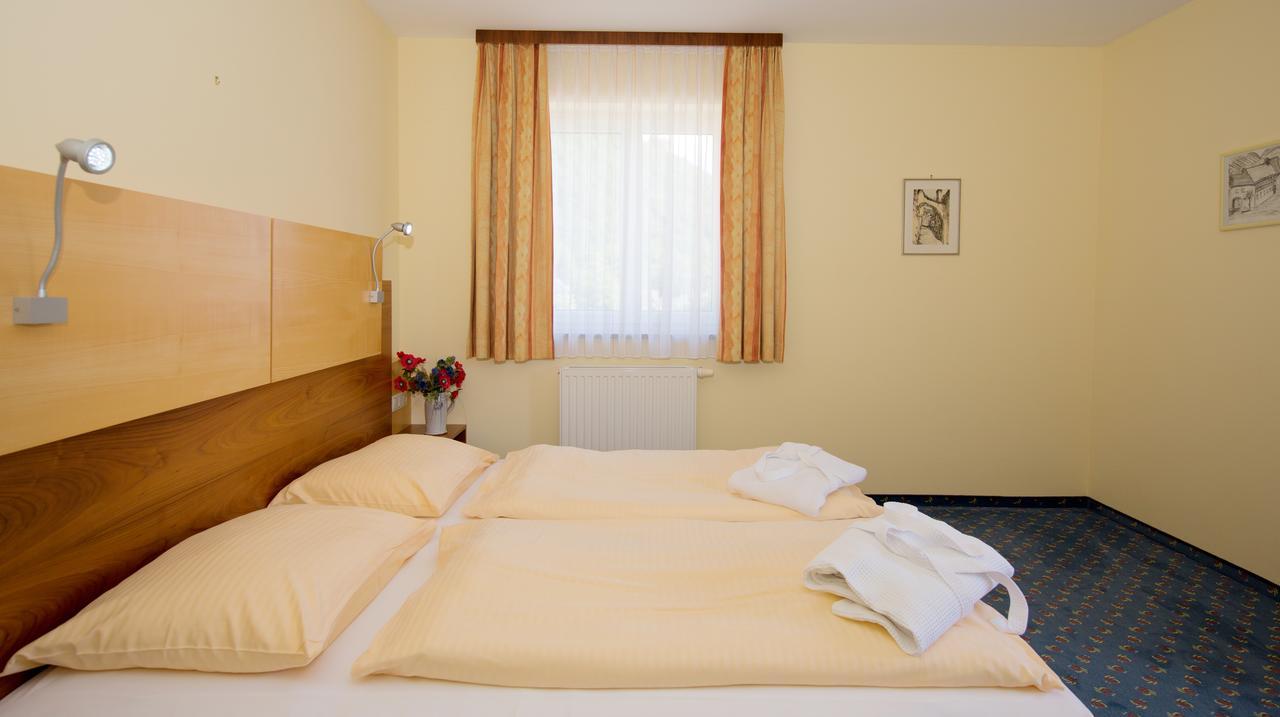 Gasthof - Landhotel Ernst Untermuhl Eksteriør billede